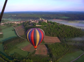 Hot-air balloon ride, Burgundy, France from http://www.france-balloons.com/